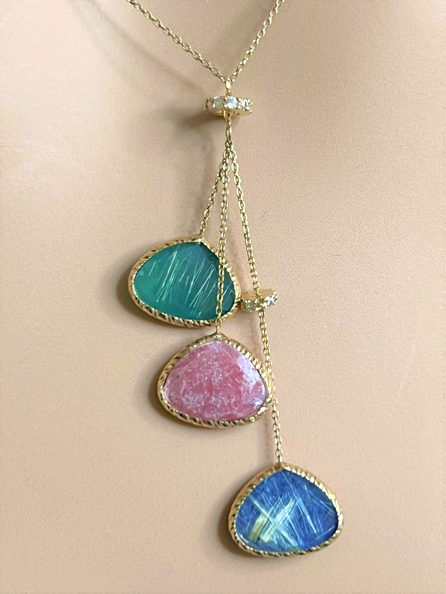 14K Quartz Dangle Necklace