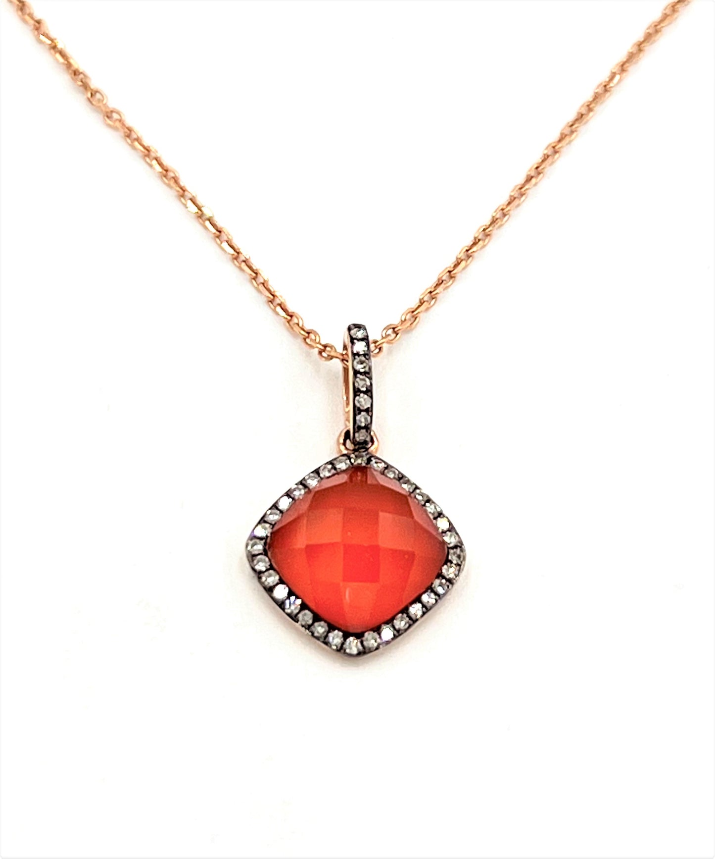 Agathe & Diamond Pendant