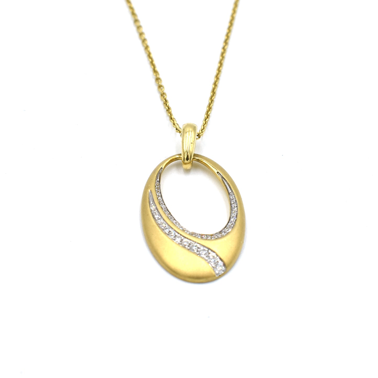 18k diamond pendant